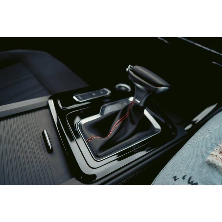 De ce să alegi o maşină automată când închiriezi un autoturism: avantaje, confort şi economii